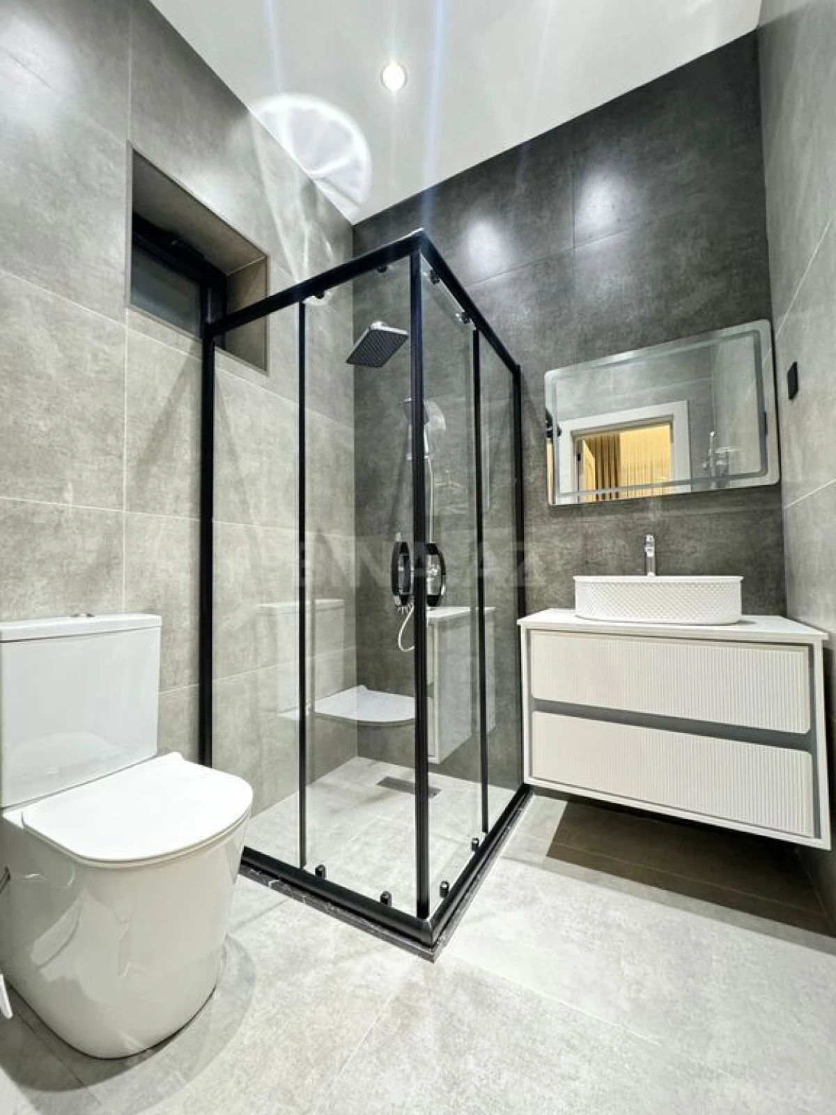 Satılır 4 otaqlı həyət evi 220 m²