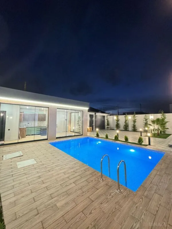 Satılır 4 otaqlı həyət evi 220 m²