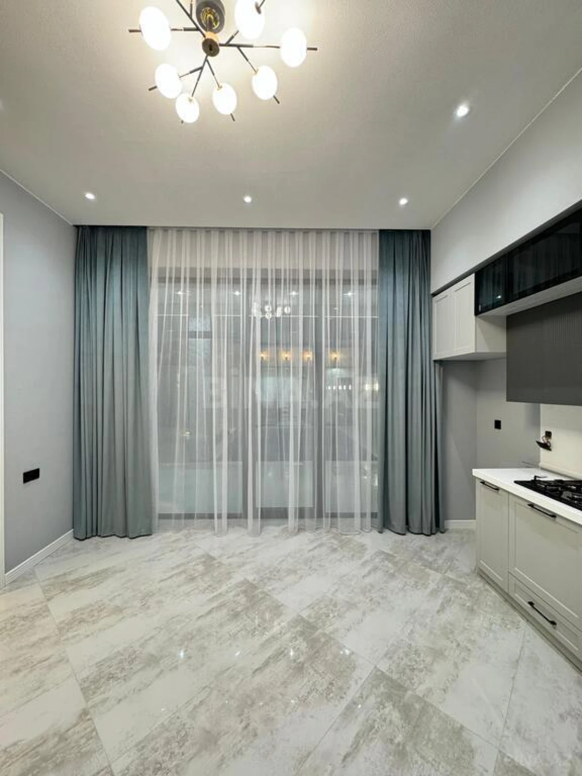 Satılır 4 otaqlı həyət evi 200 m²