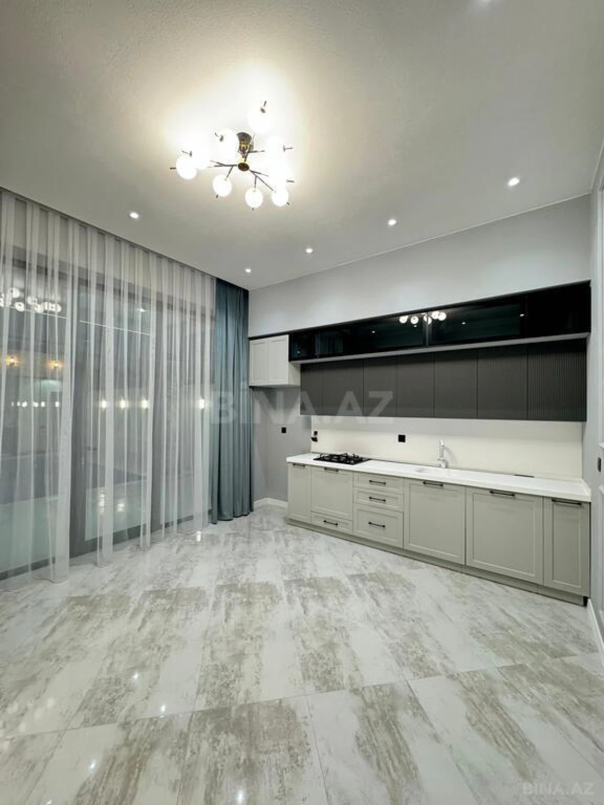 Satılır 4 otaqlı həyət evi 200 m²