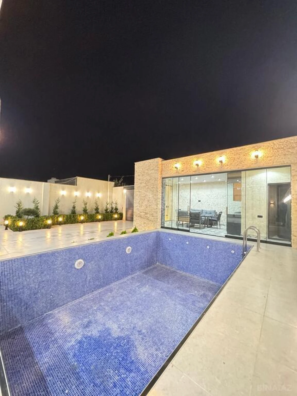 Satılır 4 otaqlı həyət evi 200 m²