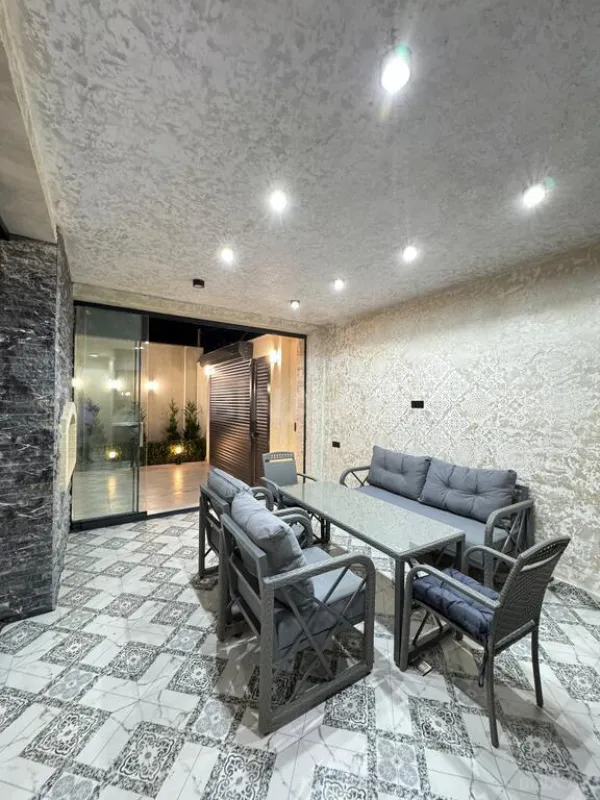 Satılır 4 otaqlı həyət evi 200 m²