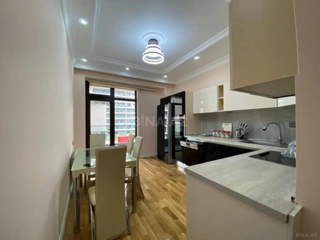 Kirayə verilir 3 otaqlı mənzil 140 m²