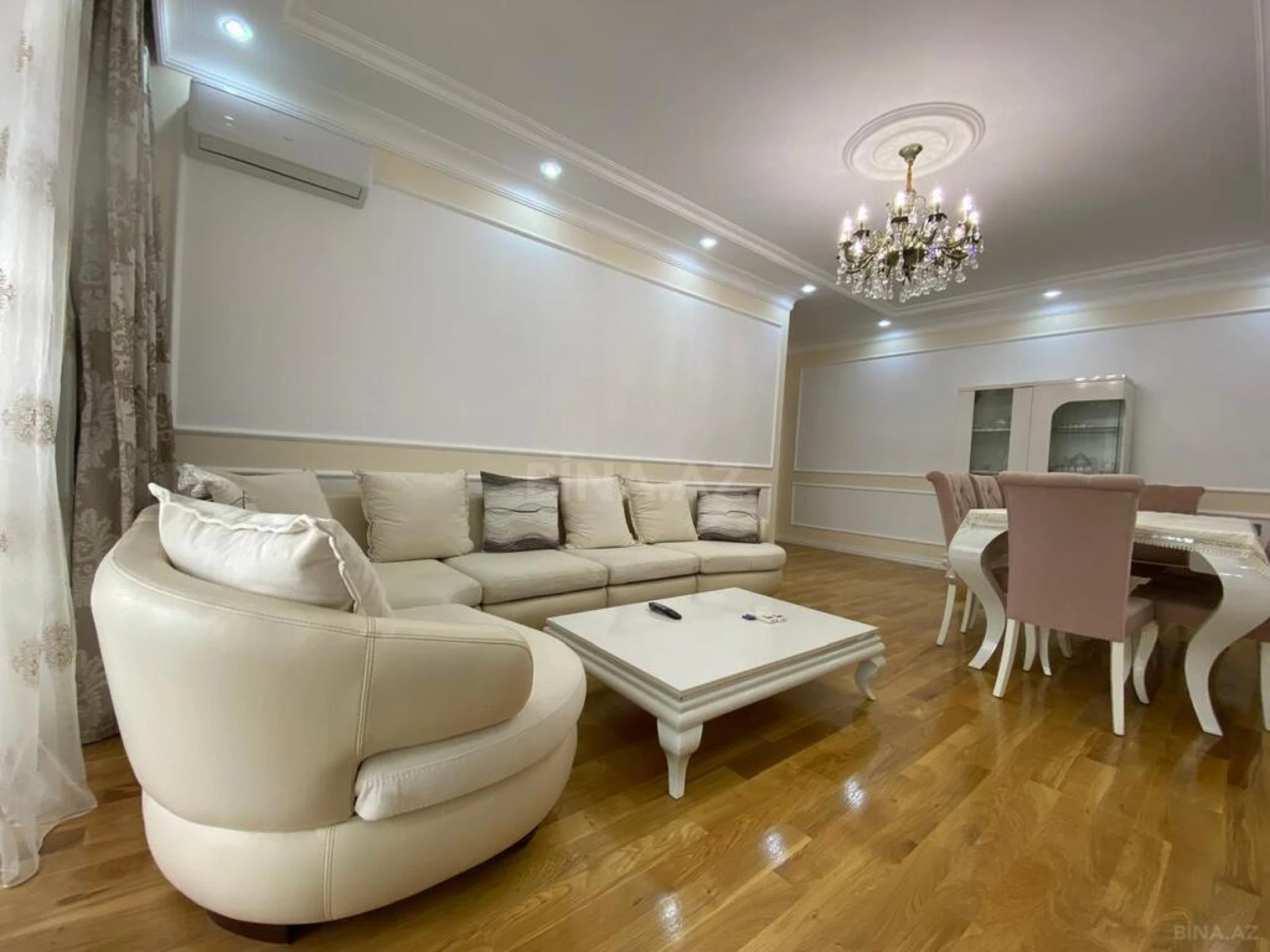 Kirayə verilir 3 otaqlı mənzil 140 m²