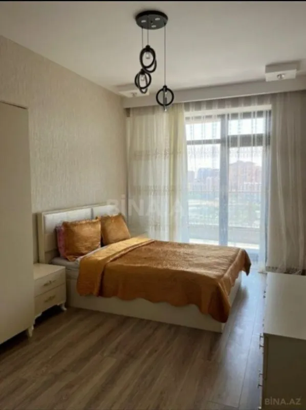 Kirayə verilir 3 otaqlı mənzil 140 m²