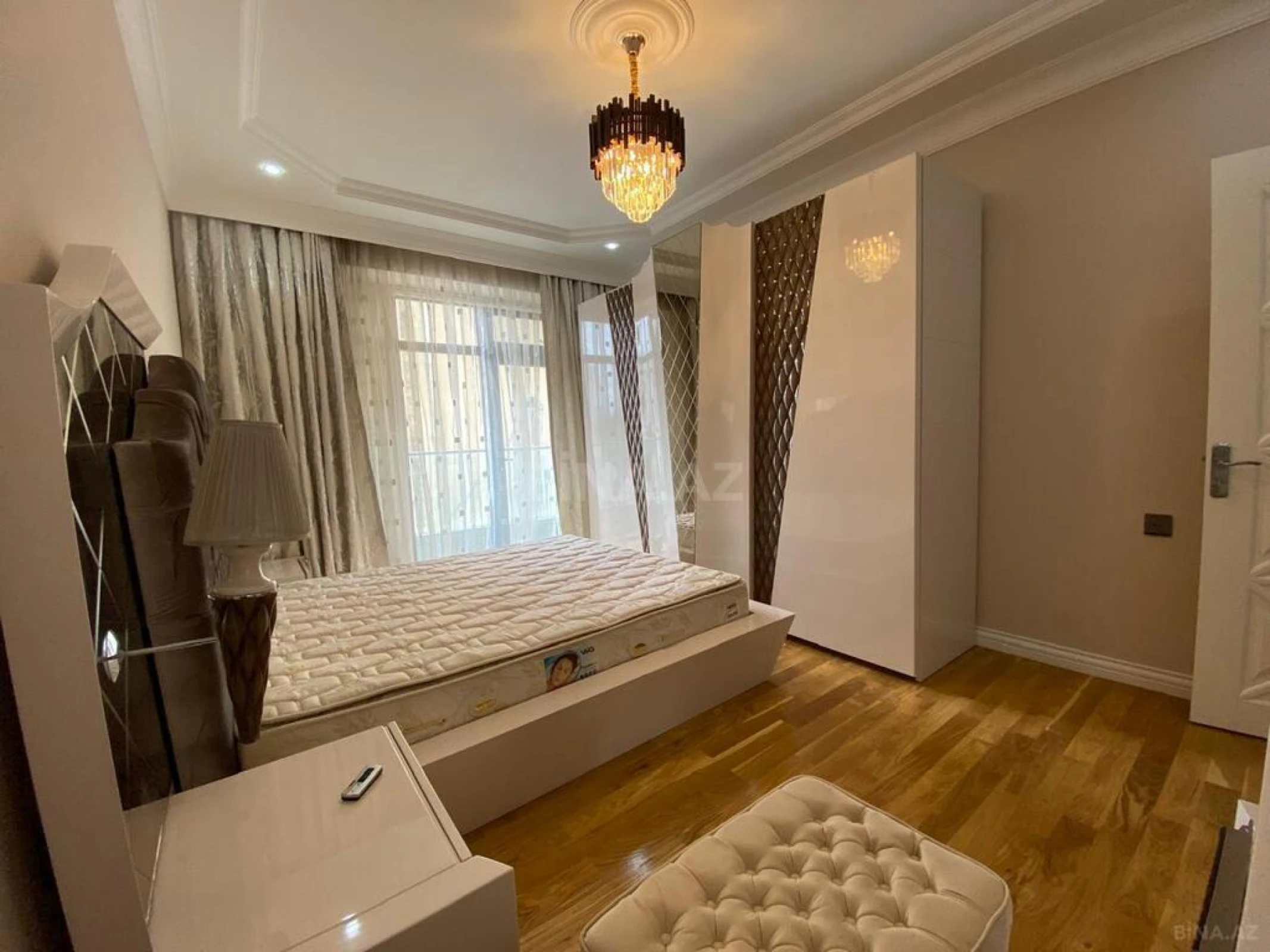 Kirayə verilir 3 otaqlı mənzil 140 m²
