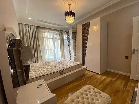 Kirayə verilir 3 otaqlı mənzil 140 m²