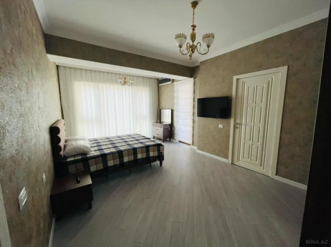 Kirayə verilir 4 otaqlı mənzil 180 m²