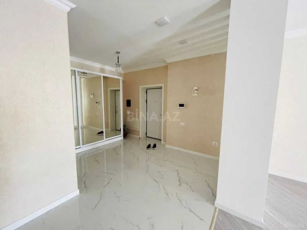 Kirayə verilir 4 otaqlı mənzil 180 m²