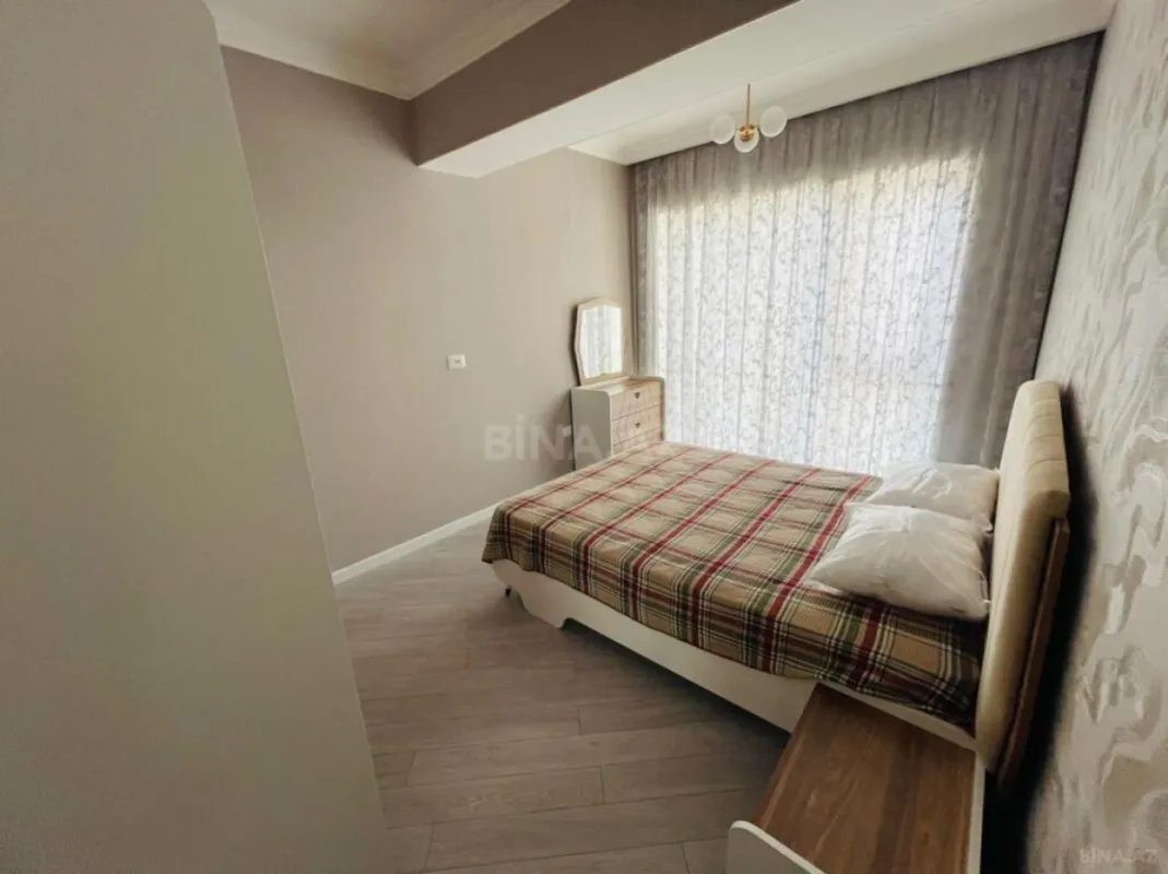 Kirayə verilir 4 otaqlı mənzil 180 m²