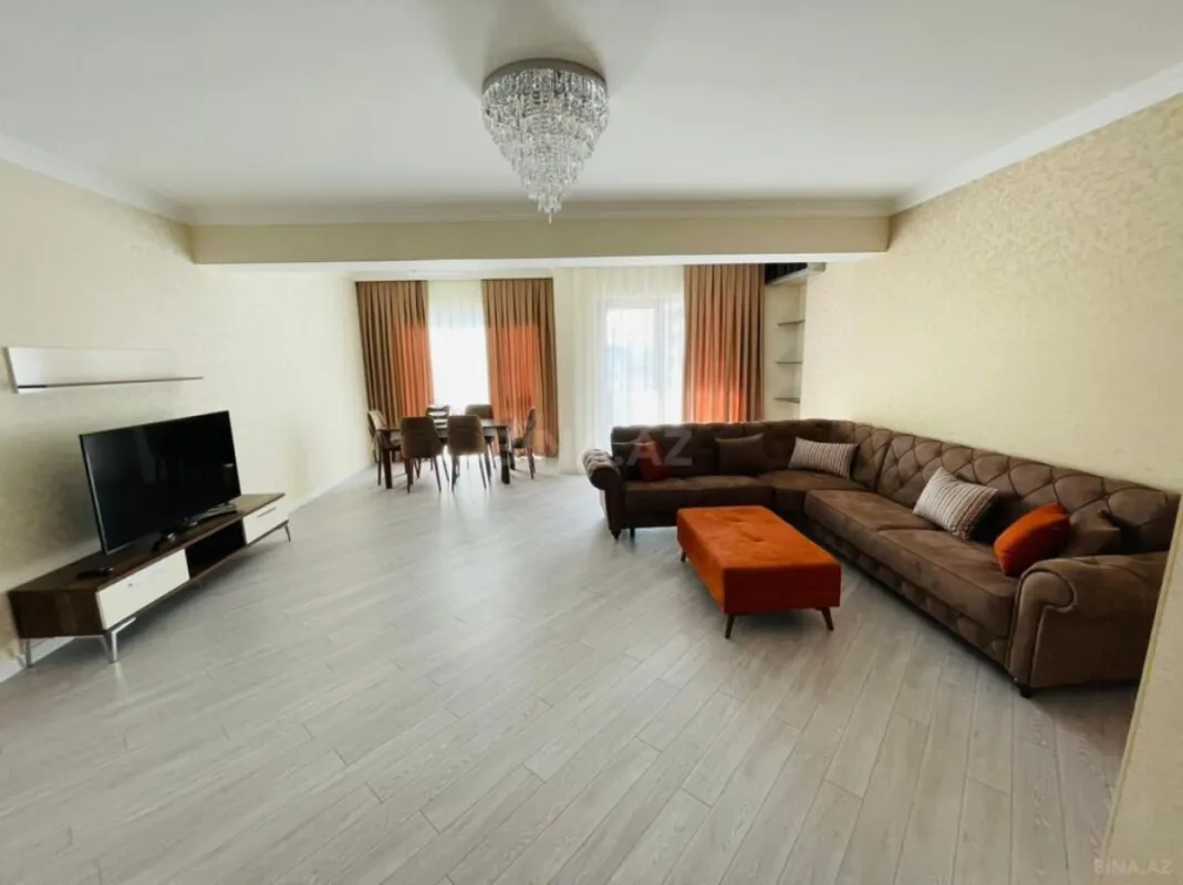 Kirayə verilir 4 otaqlı mənzil 180 m²