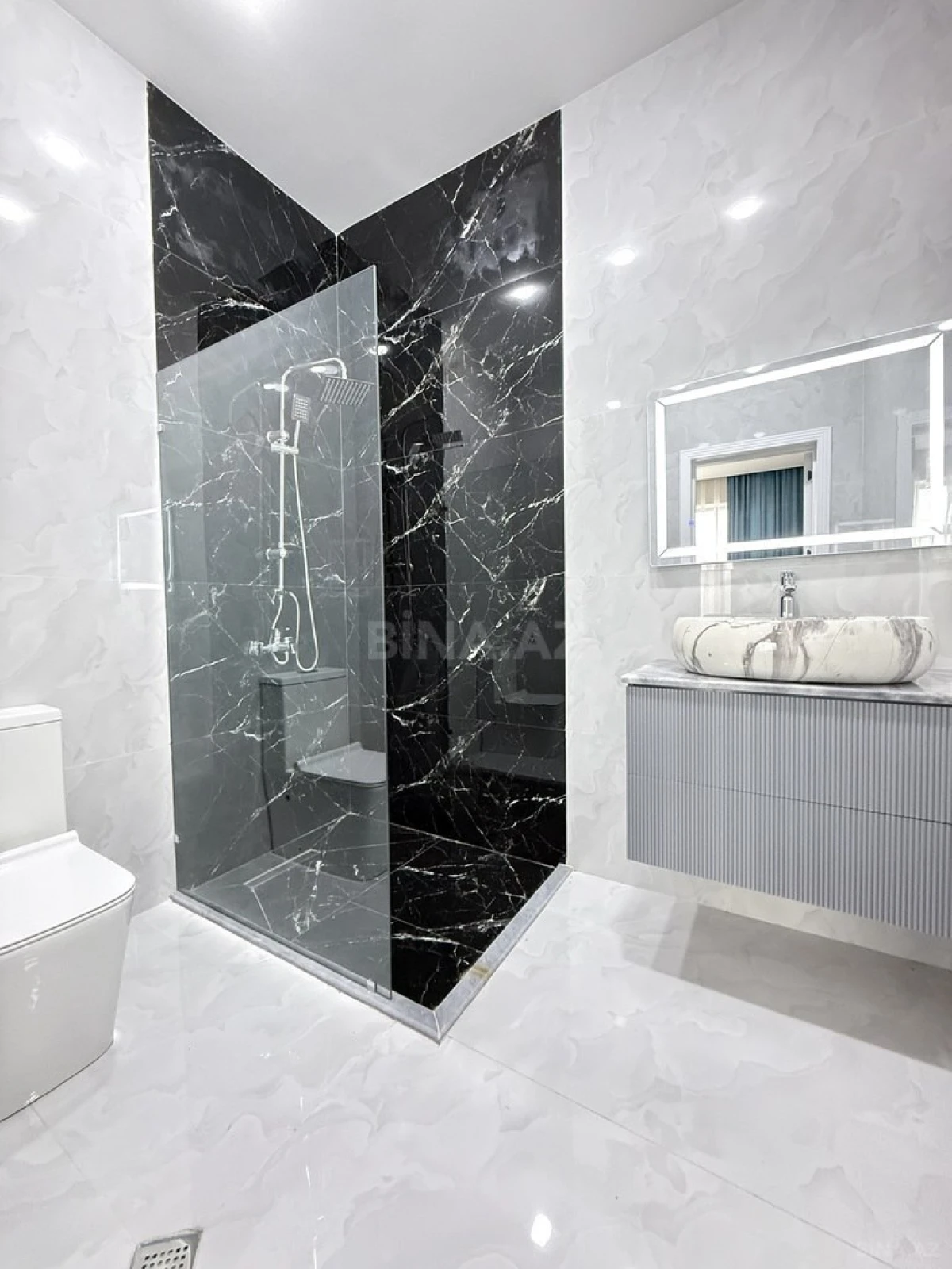 Satılır 4 otaqlı həyət evi 175 m²