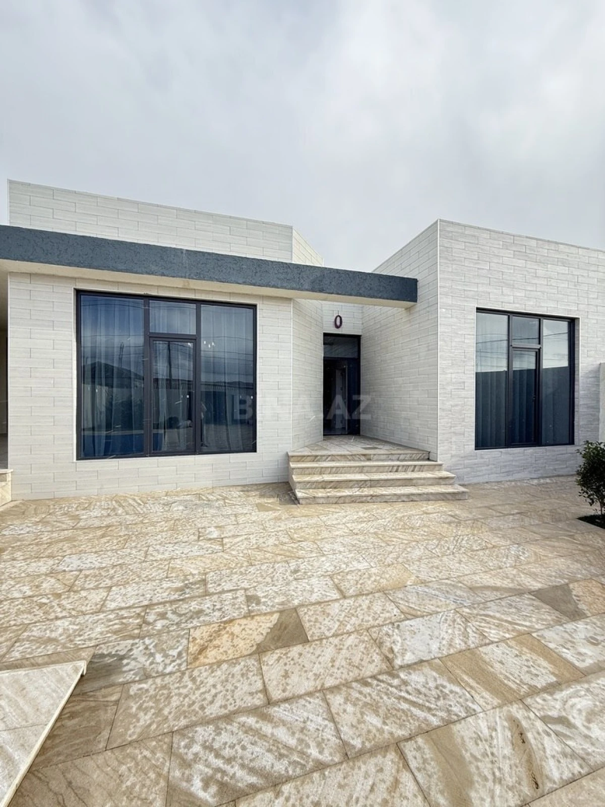 Satılır 4 otaqlı həyət evi 175 m²