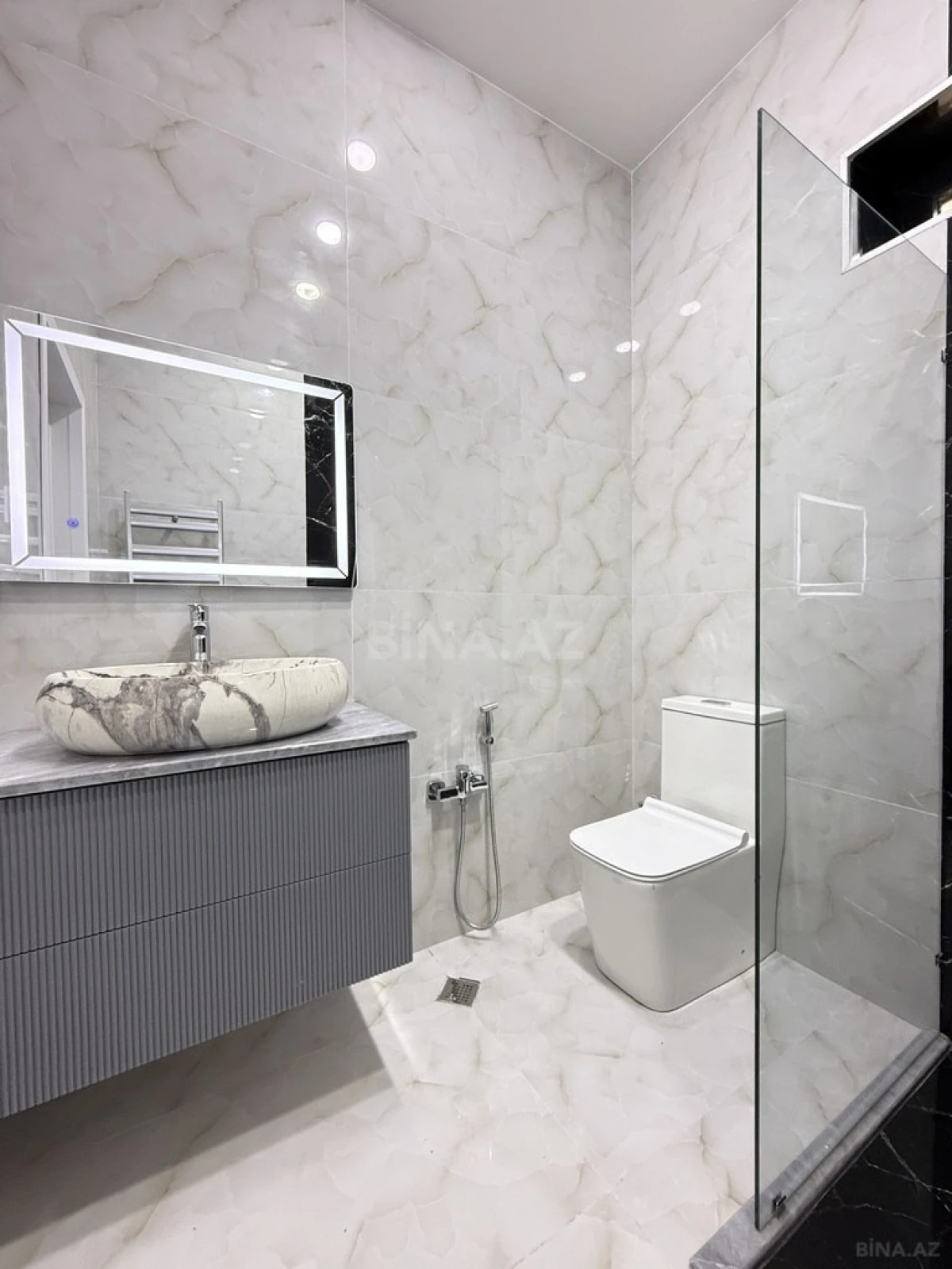 Satılır 4 otaqlı həyət evi 175 m²