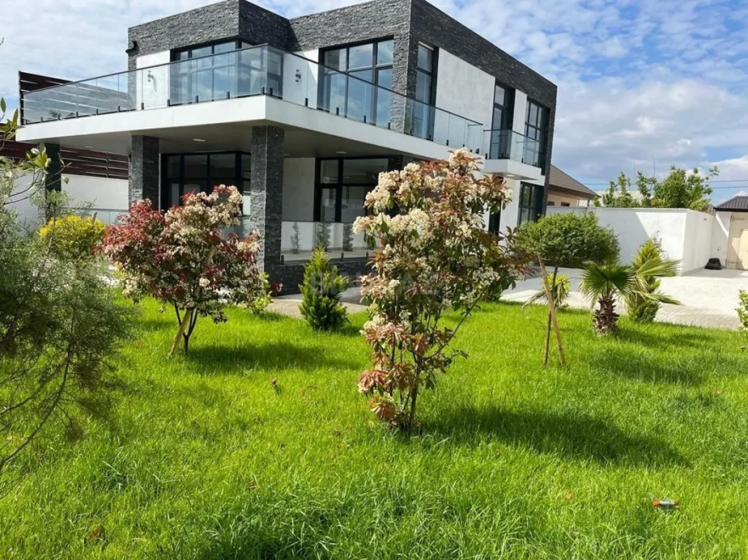 Kirayə verilir 5 otaqlı həyət evi 350 m²