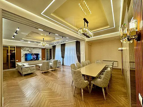 Kirayə verilir 4 otaqlı mənzil 250 m² — Bakı, Sahil qəs. 4 otaq 250.00 m²