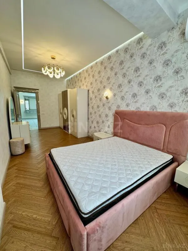 Kirayə verilir 4 otaqlı mənzil 250 m²