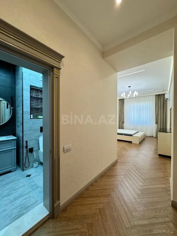 Kirayə verilir 4 otaqlı mənzil 250 m²