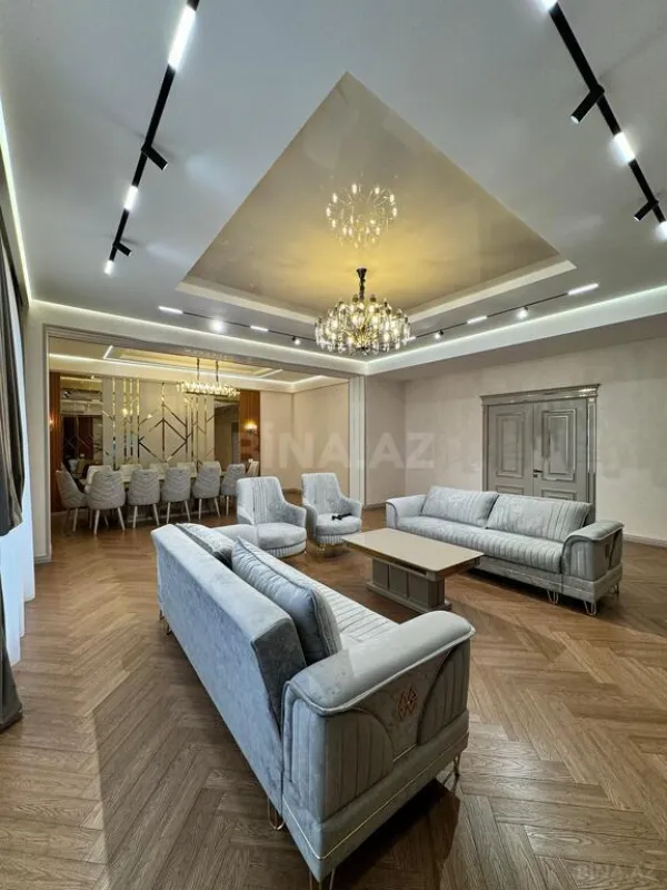 Kirayə verilir 4 otaqlı mənzil 250 m²
