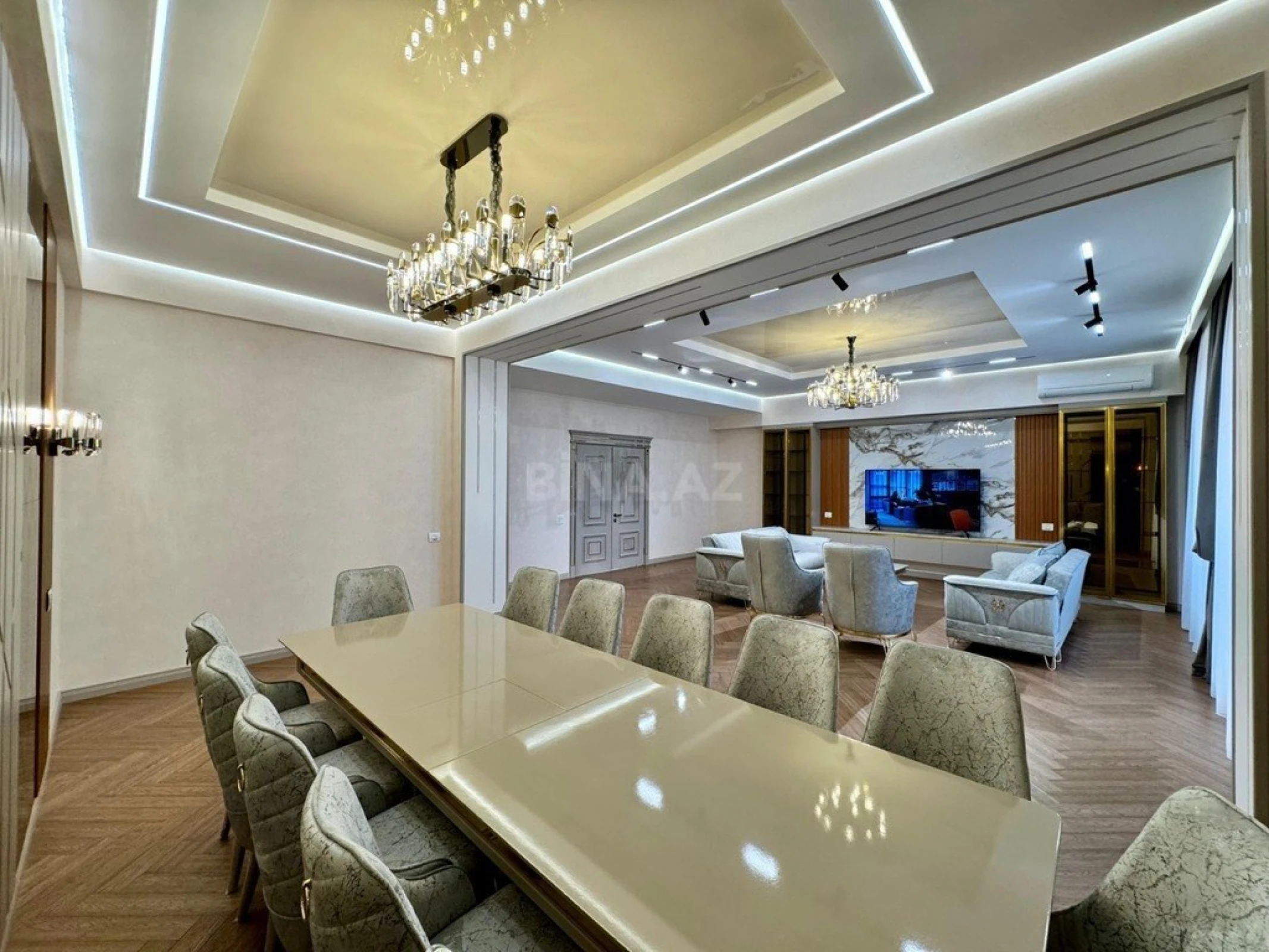 Kirayə verilir 4 otaqlı mənzil 255 m²