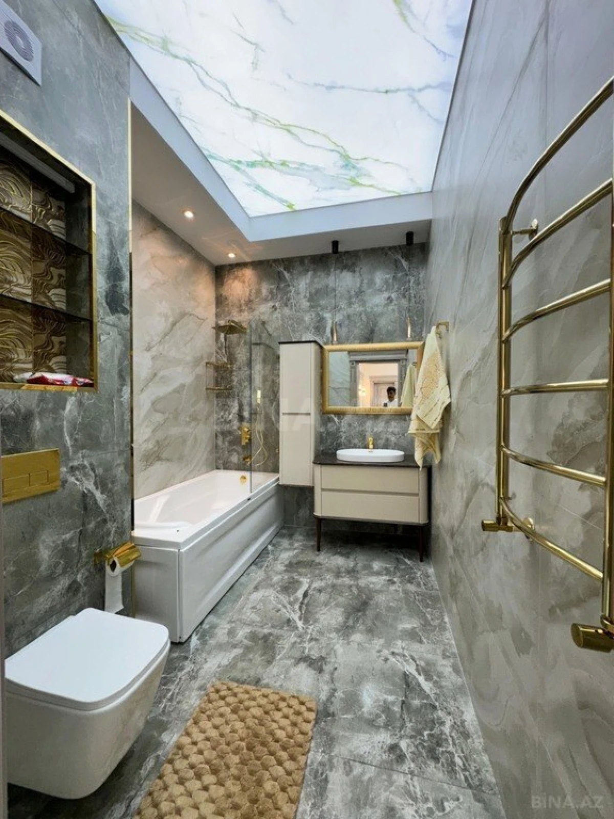 Kirayə verilir 4 otaqlı mənzil 255 m²