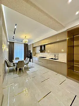 Kirayə verilir 4 otaqlı mənzil 255 m²