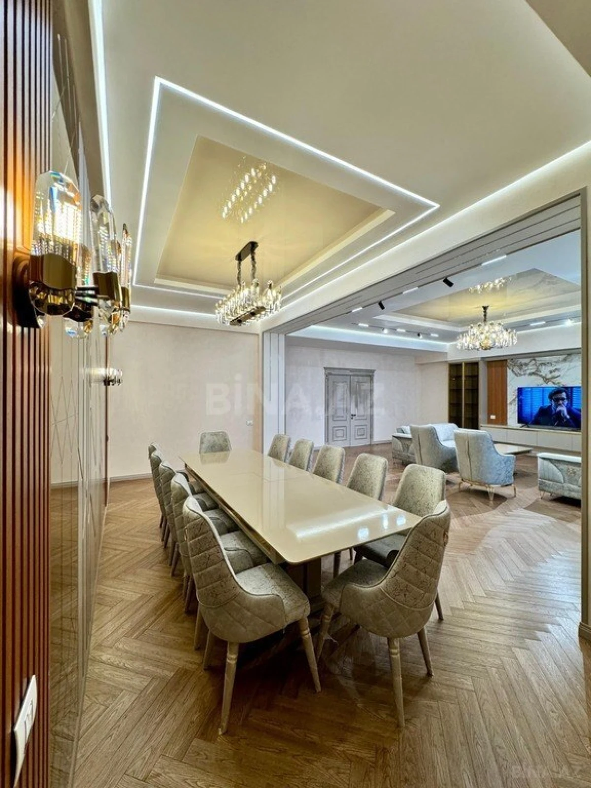 Kirayə verilir 4 otaqlı mənzil 255 m²