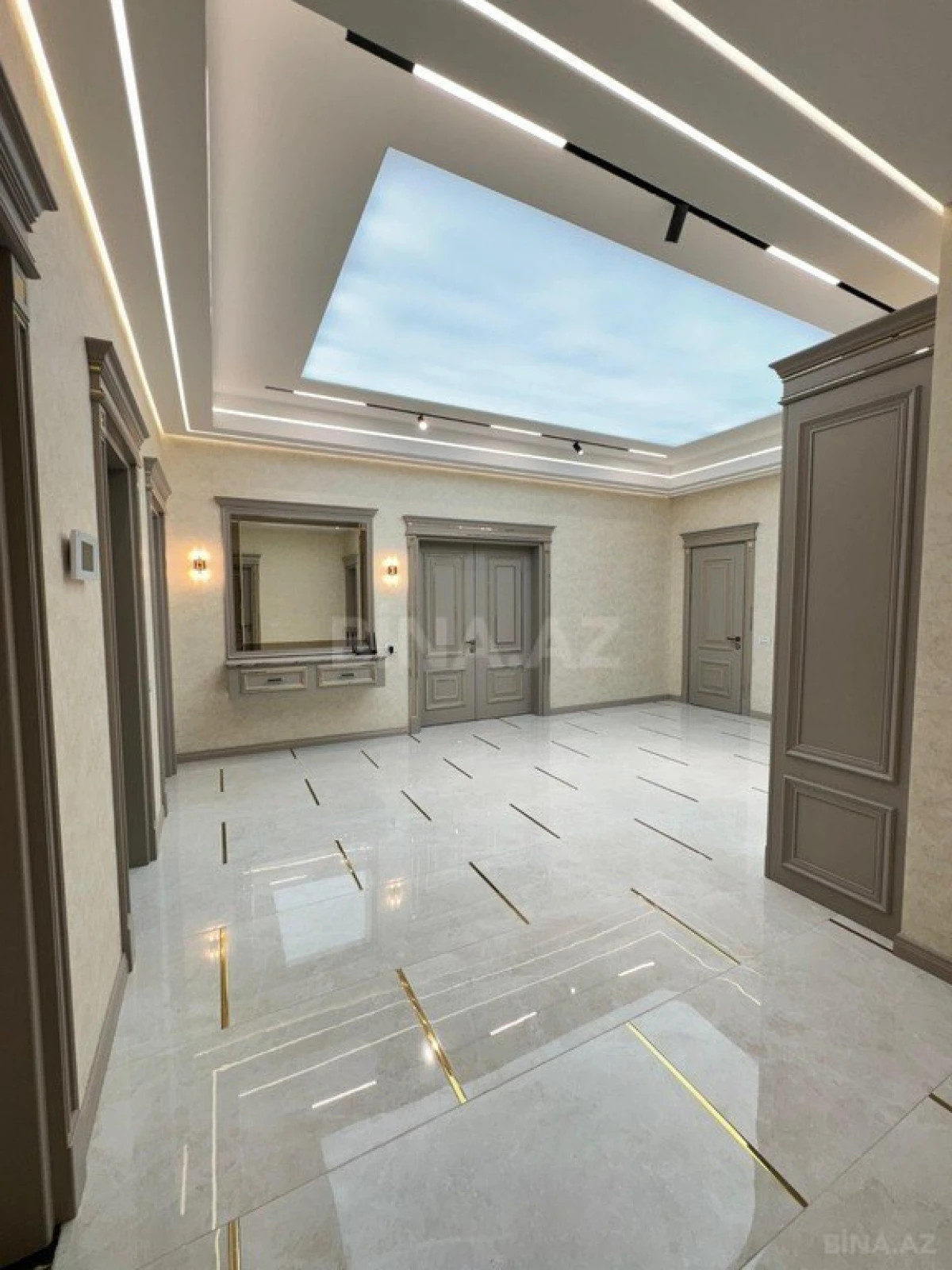 Kirayə verilir 4 otaqlı mənzil 255 m²