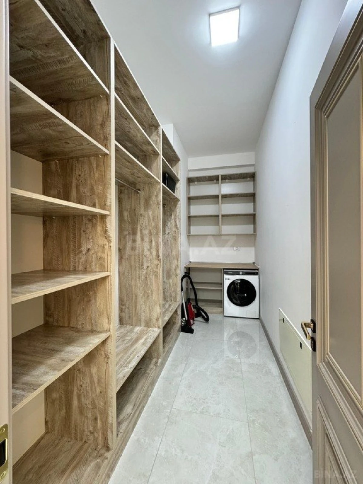 Kirayə verilir 4 otaqlı mənzil 255 m²