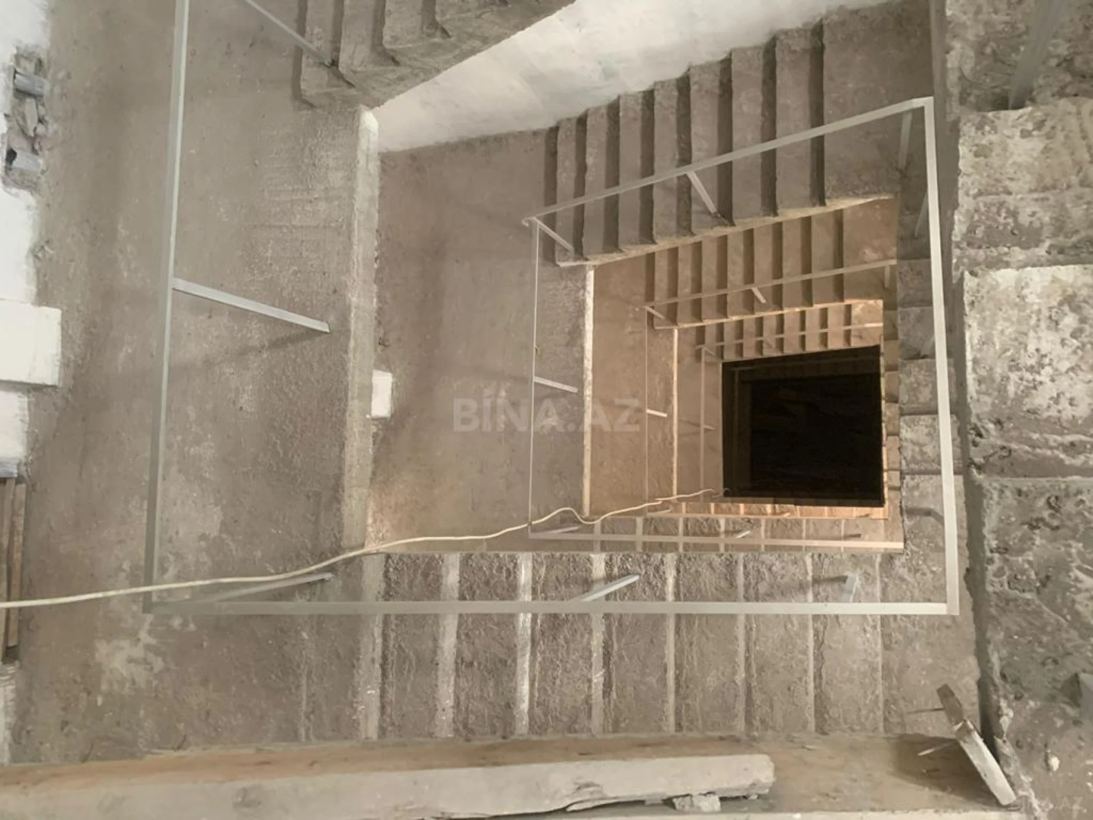 Satılır obyekt 2000 m²