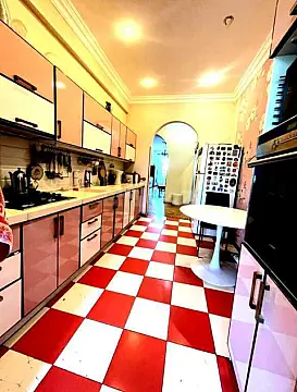 Satılır 4 otaqlı mənzil 150 m²