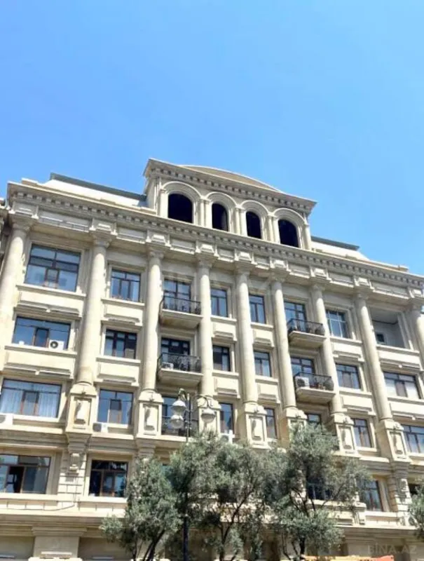 Satılır 4 otaqlı mənzil 150 m²