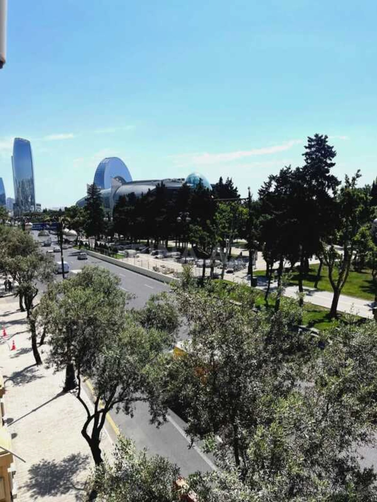 Satılır 4 otaqlı mənzil 150 m²