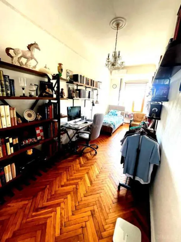 Satılır 4 otaqlı mənzil 150 m²