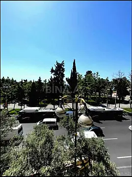 Satılır 4 otaqlı mənzil 150 m²