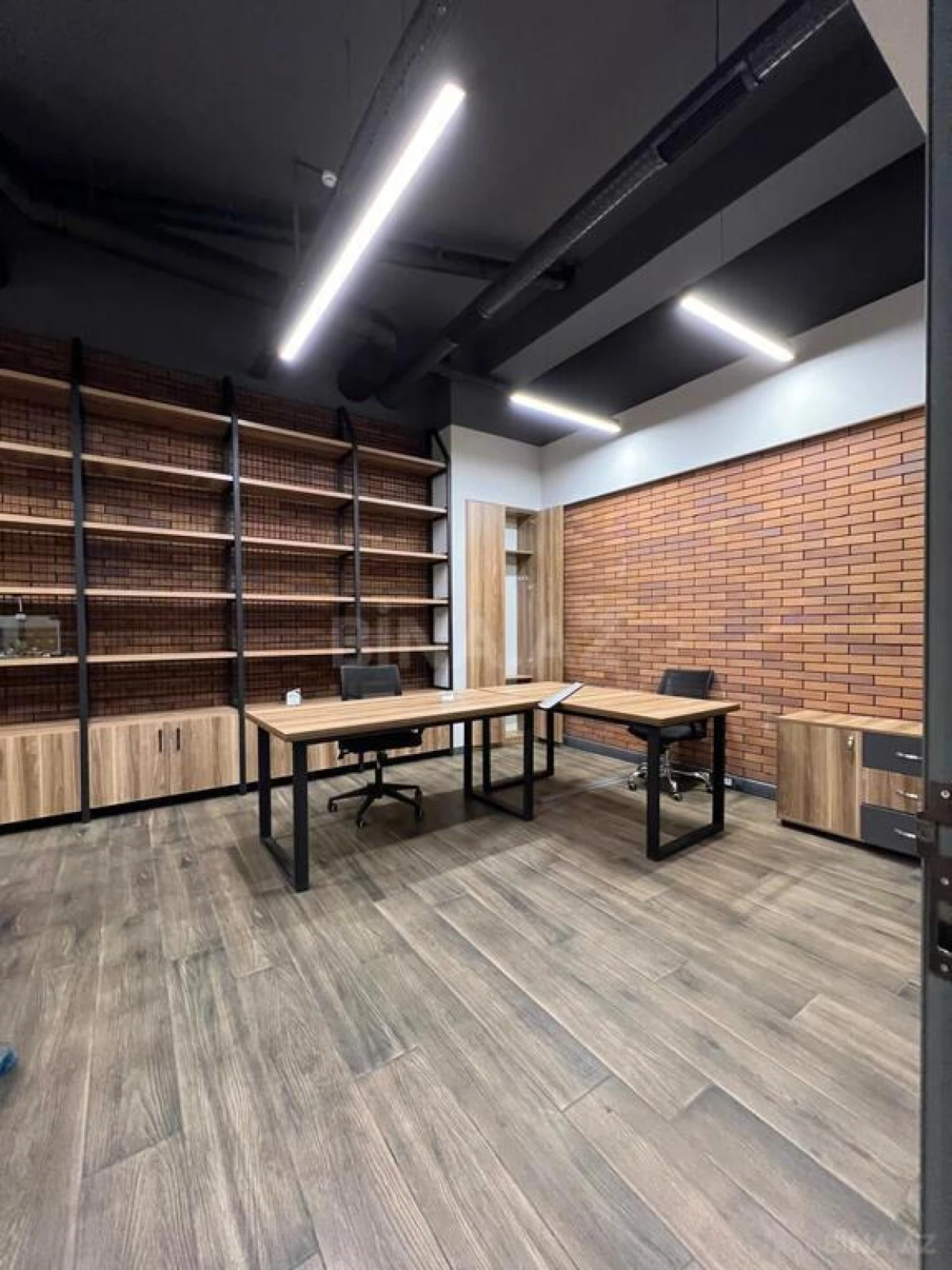 Kirayə verilir 8 otaqlı ofis 350 m²