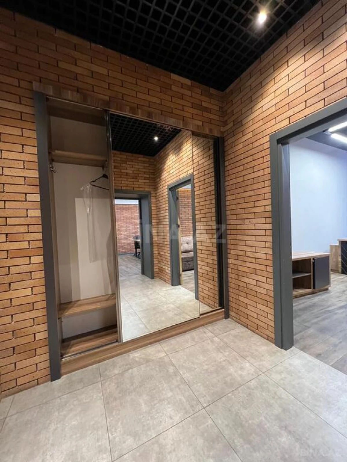 Kirayə verilir 8 otaqlı ofis 350 m²