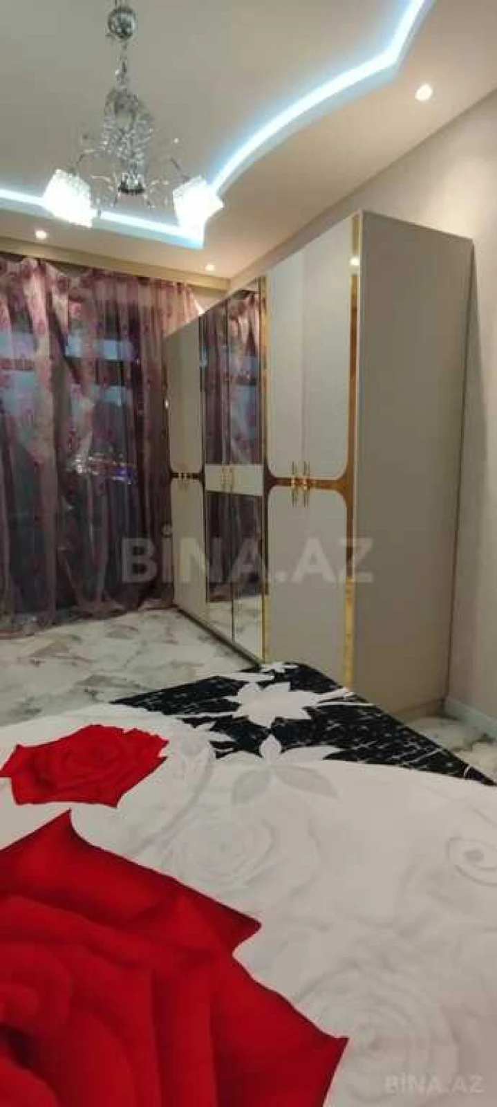 Satılır 3 otaqlı mənzil 148 m²
