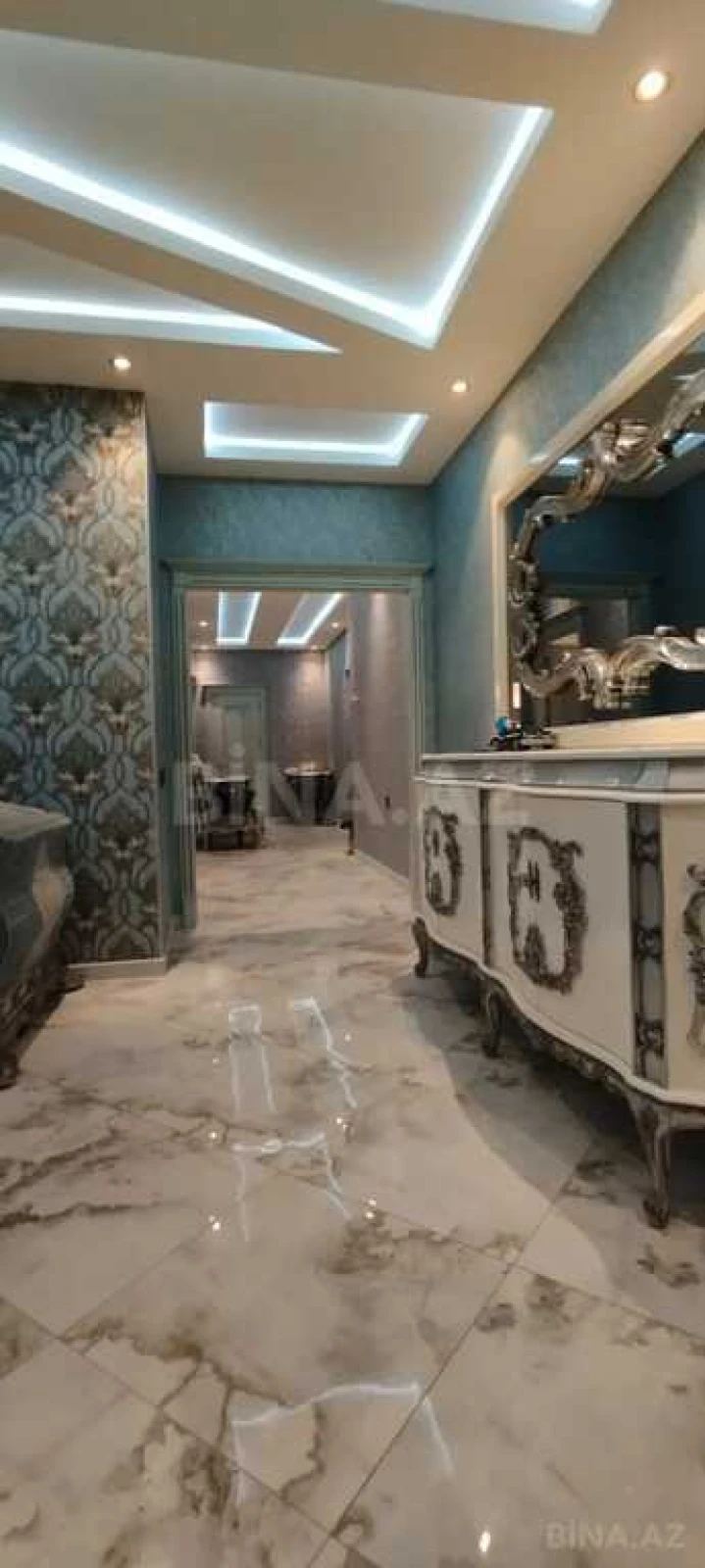 Satılır 3 otaqlı mənzil 148 m²