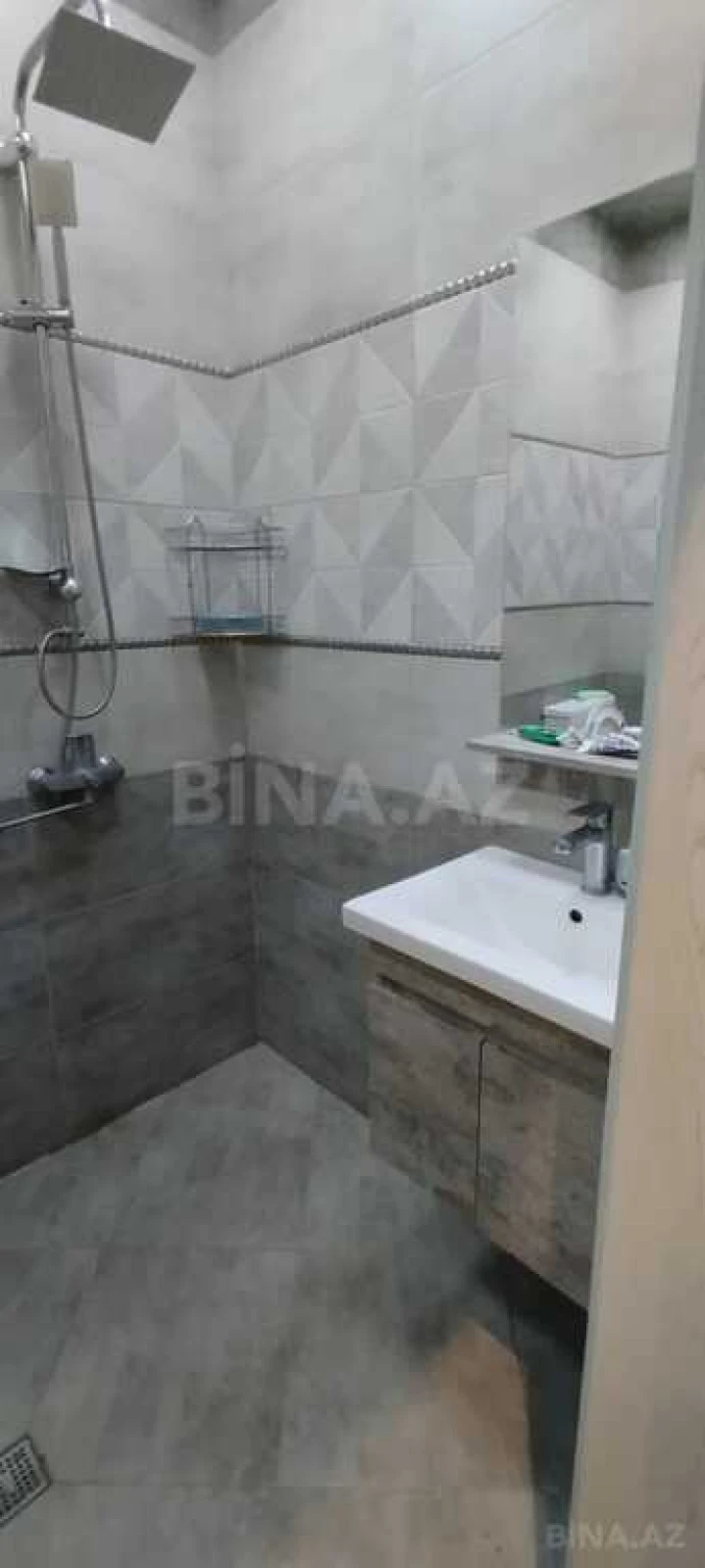 Satılır 3 otaqlı mənzil 148 m²