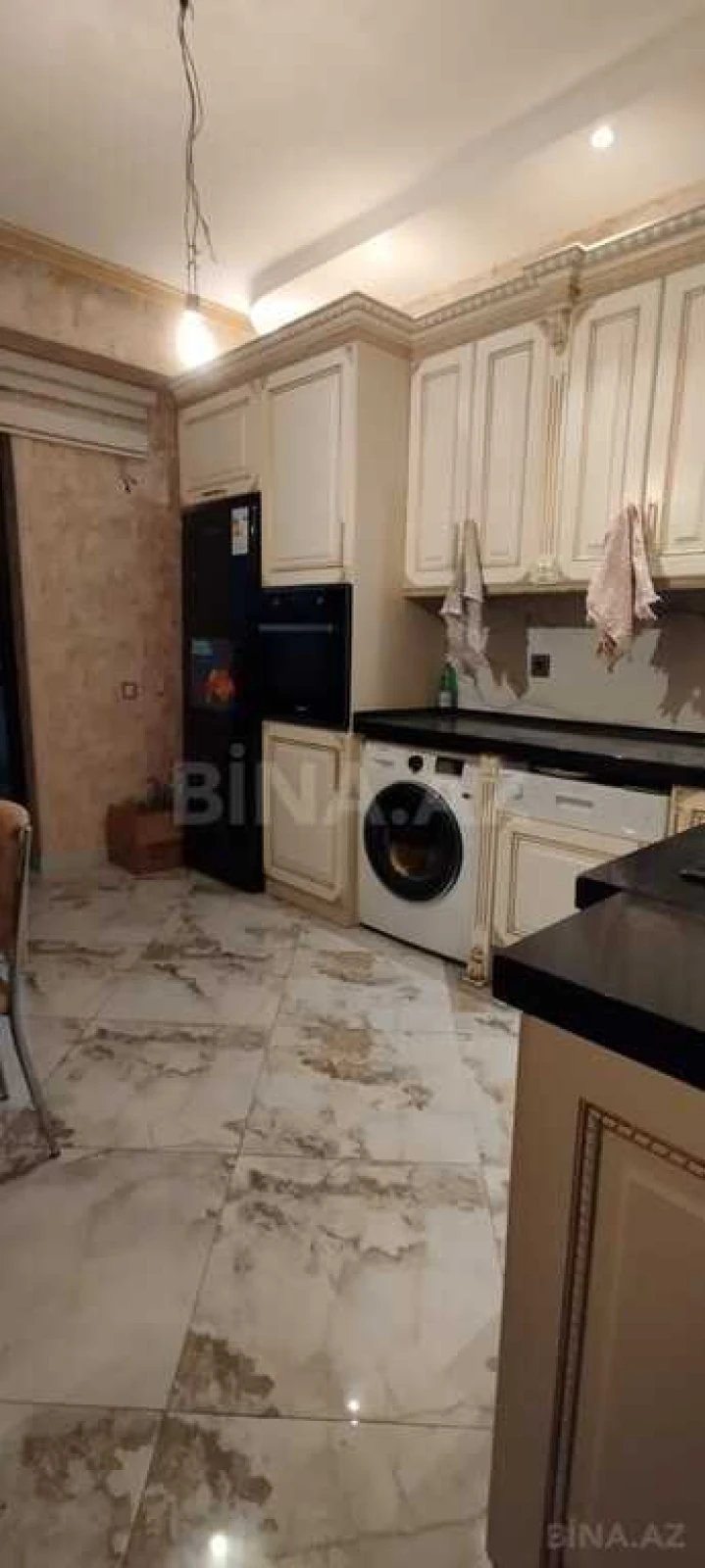 Satılır 3 otaqlı mənzil 148 m²