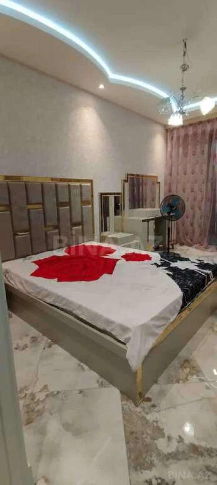 Satılır 3 otaqlı mənzil 148 m²