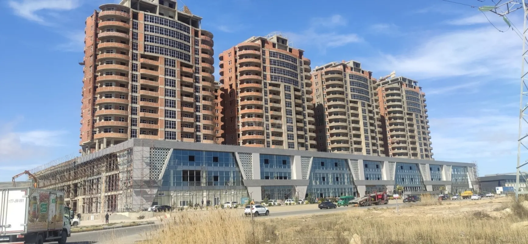 Satılır 2 otaqlı mənzil 57 m²