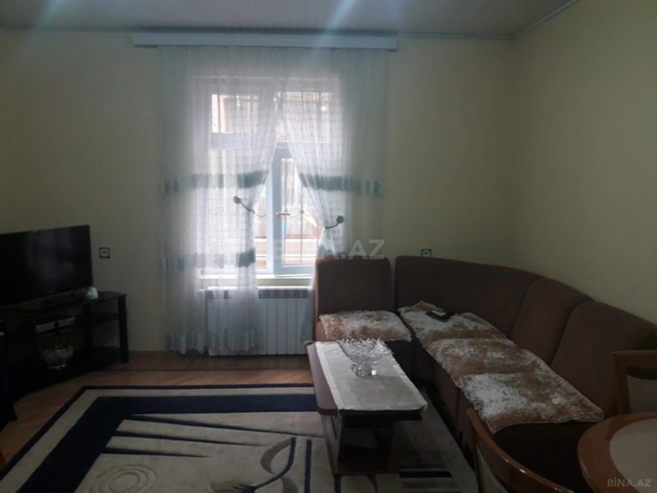 Satılır 6 otaqlı həyət evi 450 m²