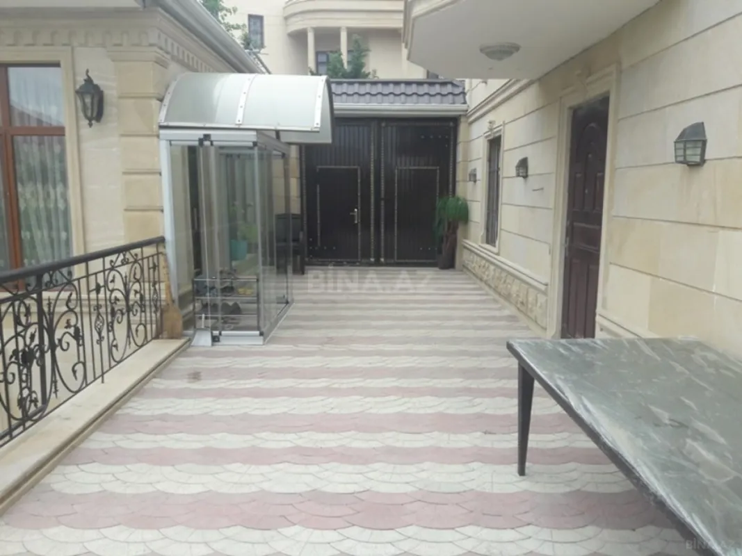 Satılır 6 otaqlı həyət evi 450 m²