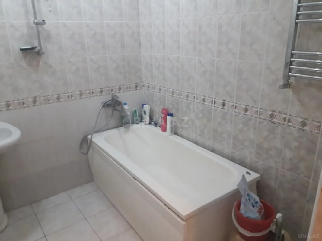 Satılır 6 otaqlı həyət evi 450 m²