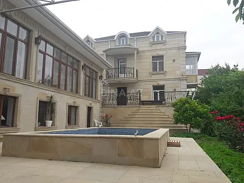 Satılır 6 otaqlı həyət evi 450 m²