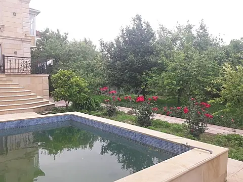 Satılır 6 otaqlı həyət evi 450 m²