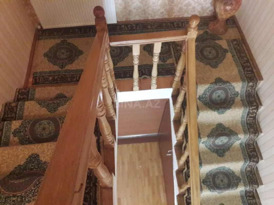 Satılır 6 otaqlı həyət evi 450 m²