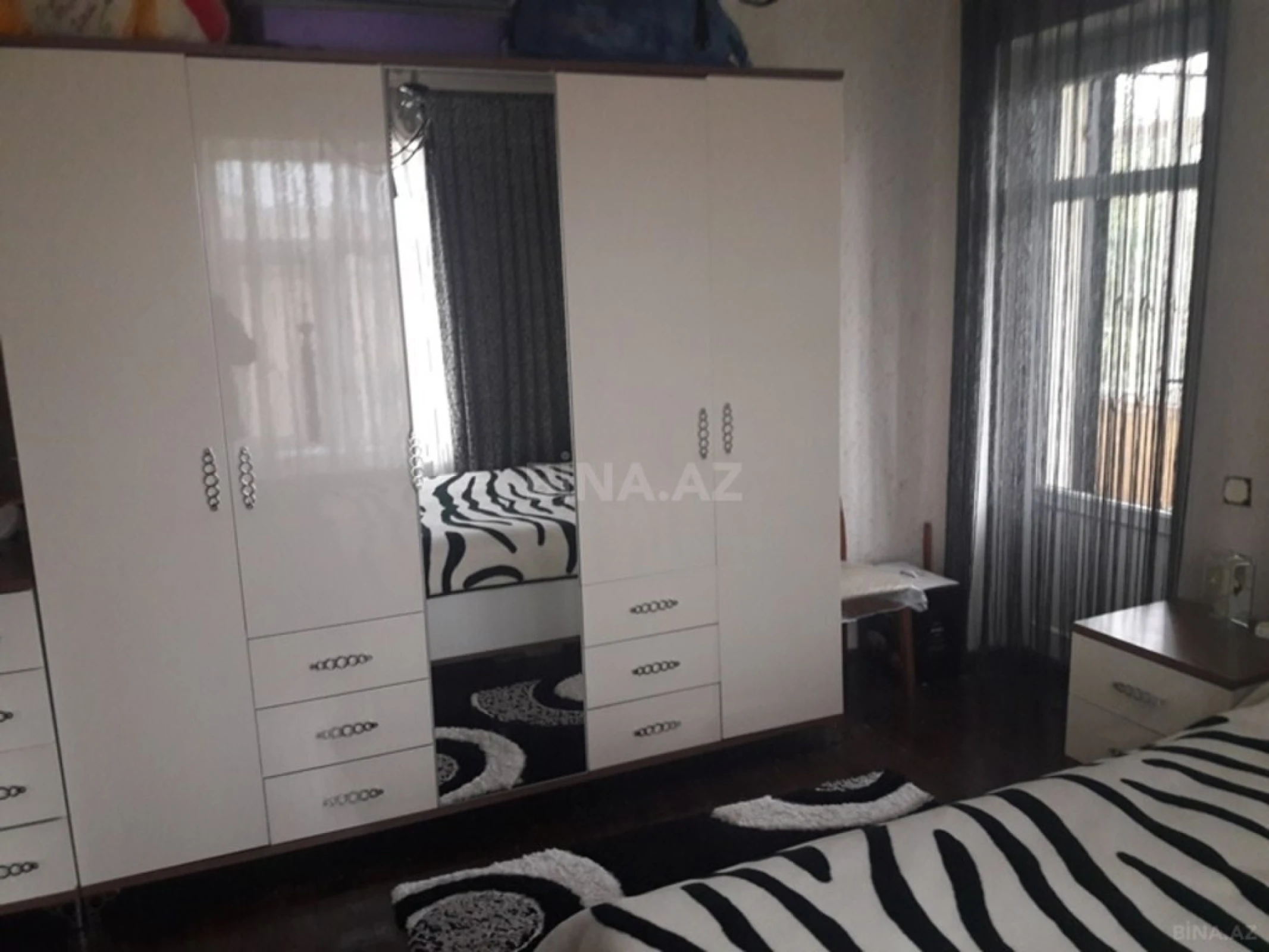 Satılır 6 otaqlı həyət evi 450 m²